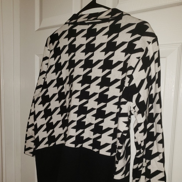 Ladies sweater/jacket - Picture 3 of 4